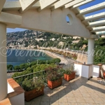 Villefranche villa � quelques m�tres de la mer pied dans l'eau